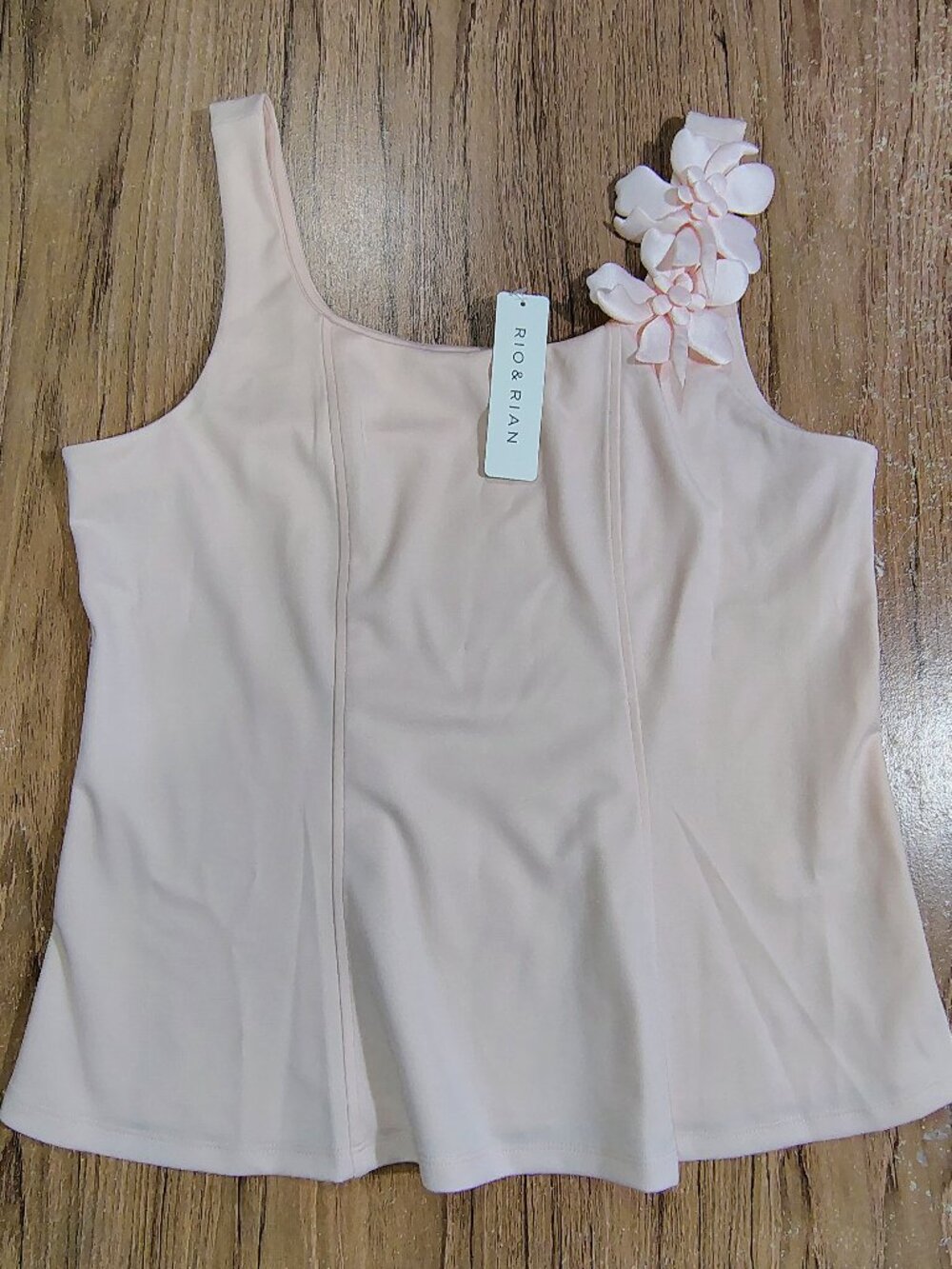 NWT! Rio & Rian Sleeveless Beige Top with Flower Sz PL
